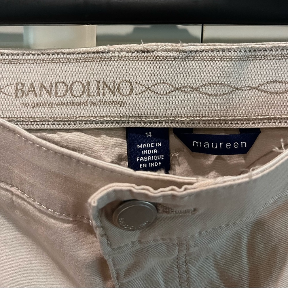 Bandolino Capris